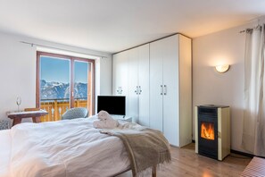 6 Schlafzimmer, Bügeleisen/Bügelbrett, kostenloses WLAN, Bettwäsche