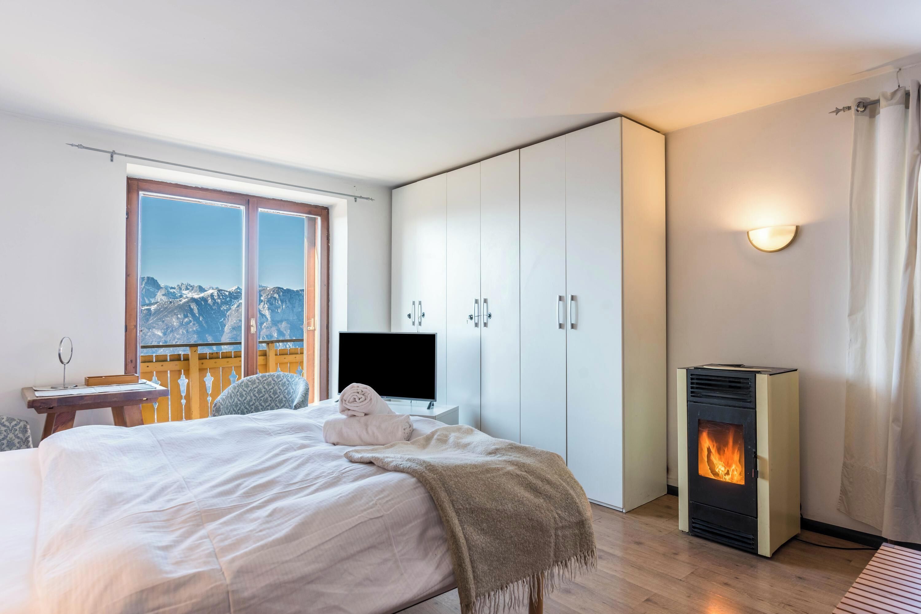 6 camere, ferro/asse da stiro, Wi-Fi gratuito, lenzuola