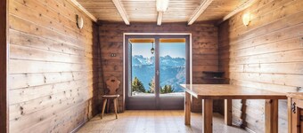 Chalet The Lodge Monte Bondone près des pistes de ski avec vue sur les montagnes et sauna