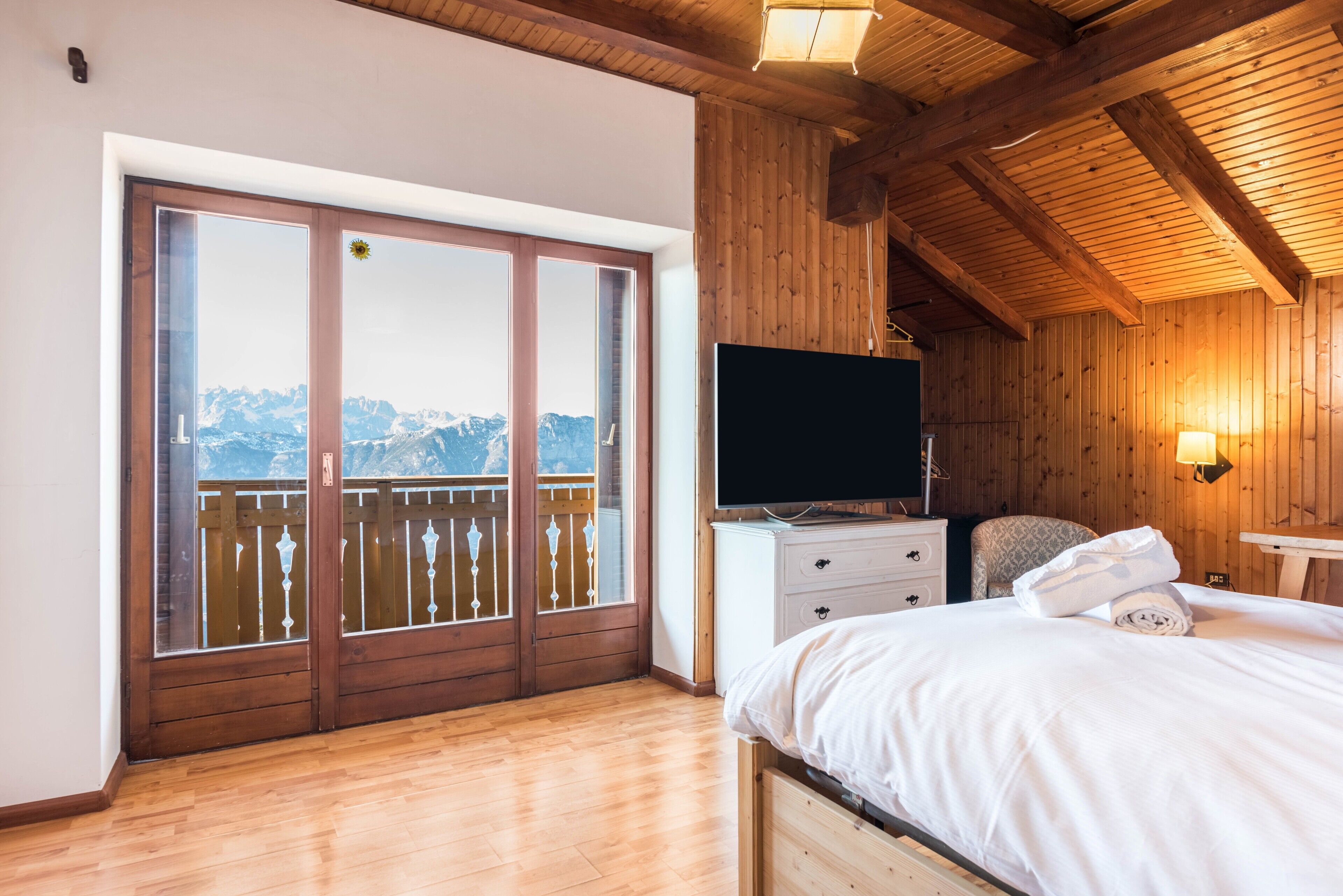 6 camere, ferro/asse da stiro, Wi-Fi gratuito, lenzuola