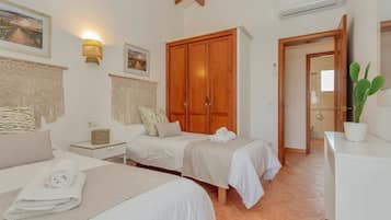 3 bedrooms, free WiFi, bed sheets