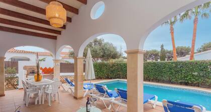 Chalet Villa El Pinar 2 with Pool, Garden & Wi-Fi