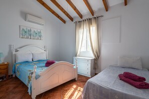 4 Schlafzimmer, Bügeleisen/Bügelbrett, kostenloses WLAN, Bettwäsche