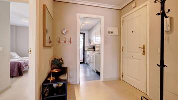 2 slaapkamers, een strijkplank/strijkijzer, gratis wifi, beddengoed