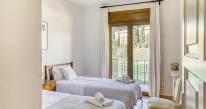 Apartment 'Residencial 1º 1ª' with Private Terrace, Balcony and Wi-Fi