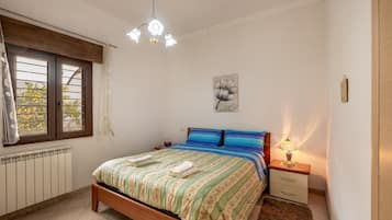 2 chambres, fer et planche Ă repasser, Wi-Fi gratuit, draps fournis