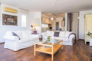 Televisie en een open haard