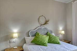 4 chambres, fer et planche à repasser, accès au Wi-Fi (inclus)