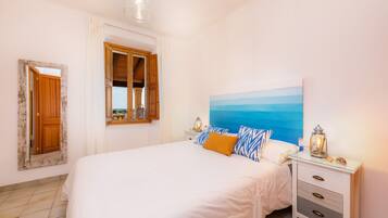 3 chambres, fer et planche à repasser, Wi-Fi gratuit, draps fournis