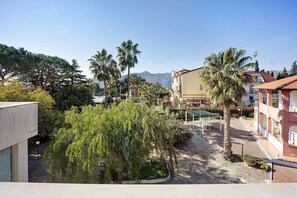 Property grounds - Apartment 'Villa Paola Bilo 4 Bis' near the sea with shared pool and Wi-Fi - pets allowed (Loano)