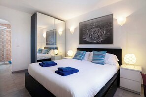 2 makuuhuonetta, silitysrauta/-lauta, ilmainen Wi-Fi, vuodevaatteet