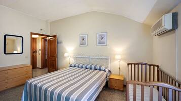 1 bedroom, iron/ironing board, free WiFi