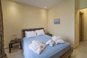 Basic Double Room | Free WiFi - PARTHENON ROOMS (Kalamata)