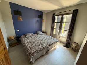 3 bedrooms, iron/ironing board, free WiFi, bed sheets