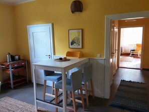 Unclassified image, 3 of 20, button