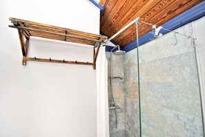 Shower, hair dryer, towels - Villa la Capirota, Spain (Villa de Mazo)