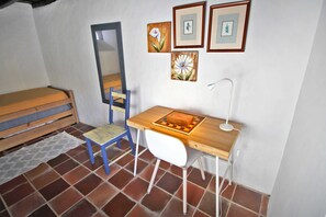 3 bedrooms, travel crib, WiFi, bed sheets