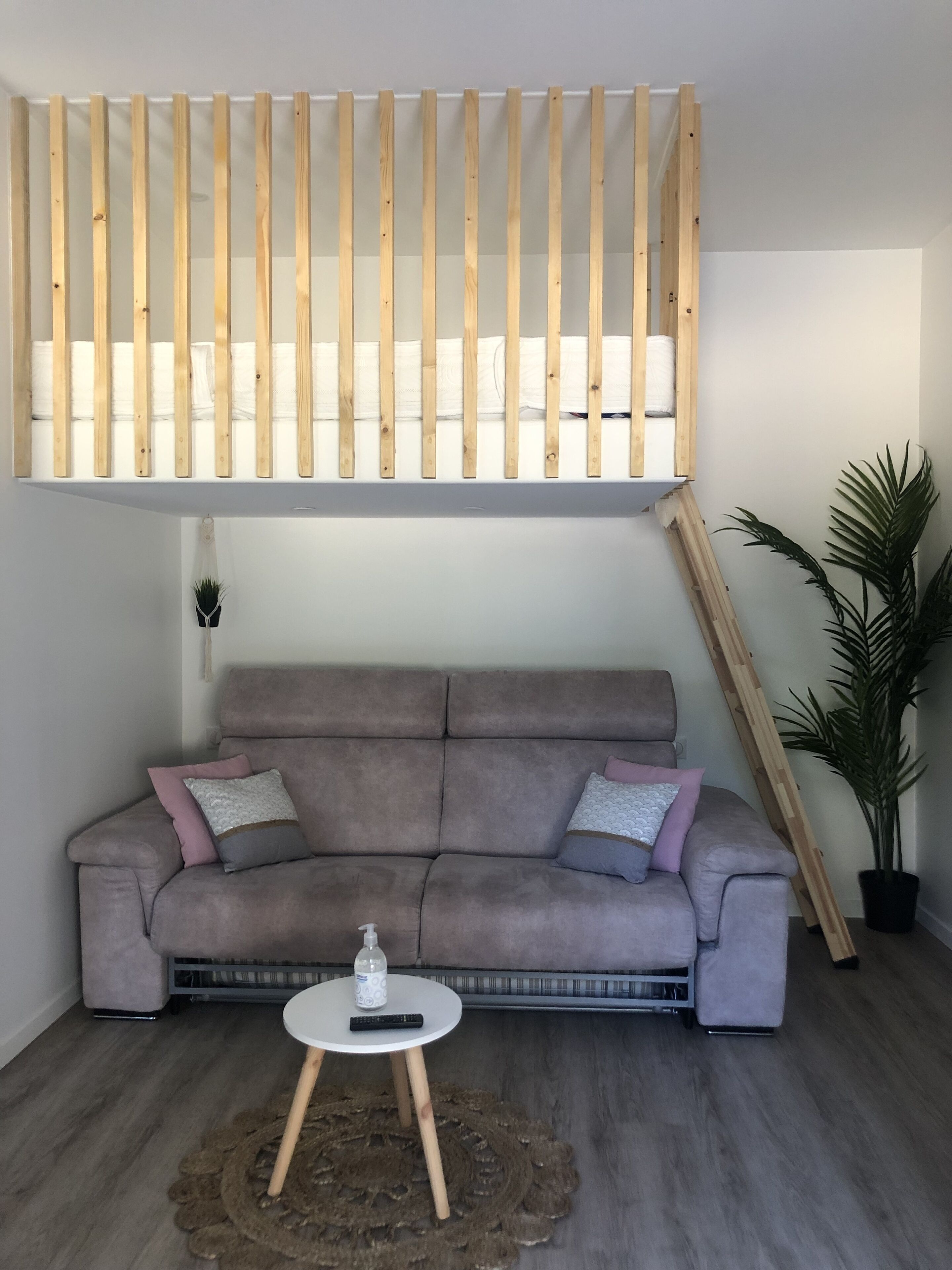 Maisonette-1 with terrace 100m from the beach