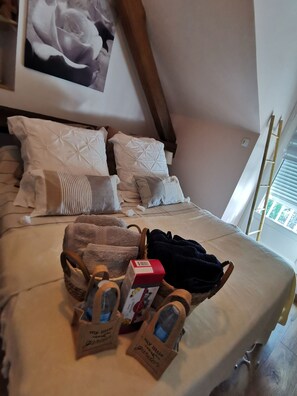 2 bedrooms, free WiFi, bed sheets