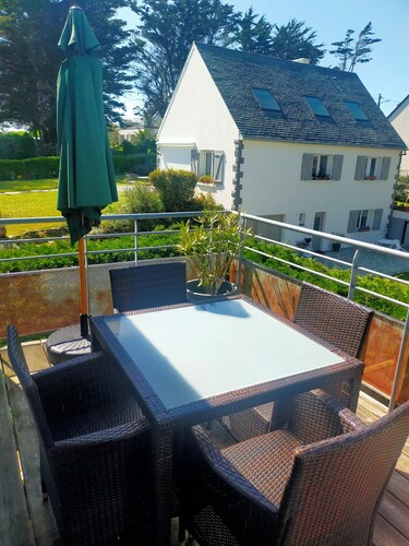 Apartment with terrace 150 m from the beach, secure parking