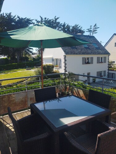 Apartment with terrace 150 m from the beach, secure parking