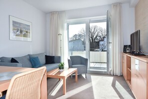 Televisión, tenis de mesa y estéreo 