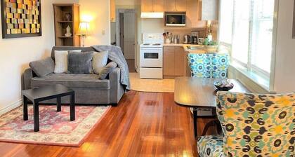 Lovely Suite in Heritage Manor, Free Parking