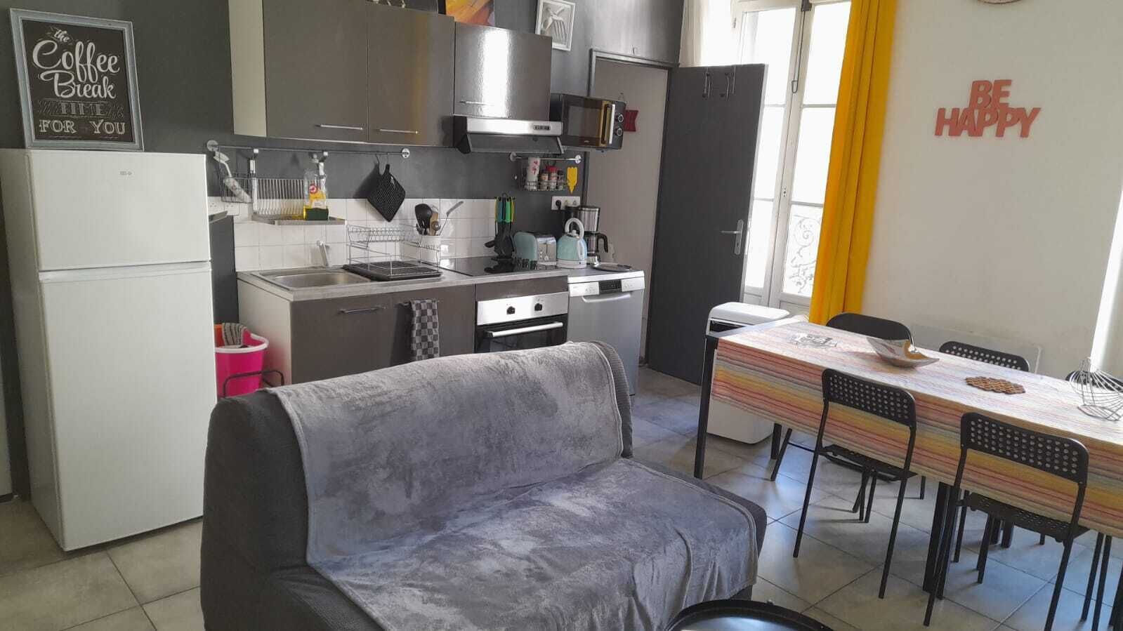 Appartement T5 haussmannien, traversant, 4 chambres, centre-ville, 10 couchages