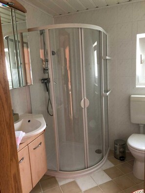 Shower, hair dryer - Vacation home 2 - Holiday home 1 and vacation home 2 (23016) (Mirow)