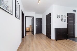 Interior - Rydlówka 44 Krakow | Spacious 2-Bedroom Apartment | Remote Working | Parking & Balcony (Kraków)