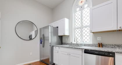Beautifully Renovated 3 level Unit in Historic Downtown Fredericksburg