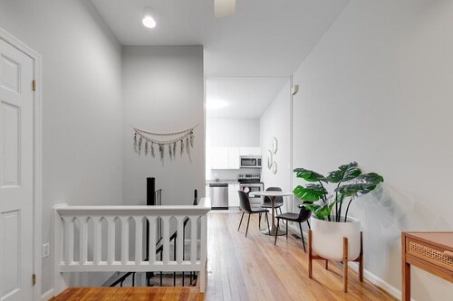 Beautifully Renovated 3 level Unit in Historic Downtown Fredericksburg