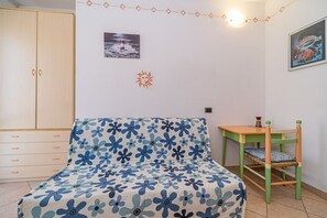 1 bedroom, iron/ironing board, free WiFi