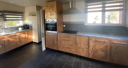 Maison cocon jaccuzi 10 min des plages