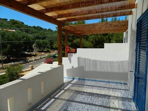 Property grounds - Fresh and bright apartment 350 meters from the sea (Marina di Novaglie)