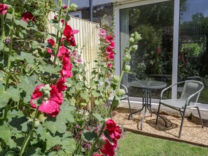 Cottage | Property grounds
