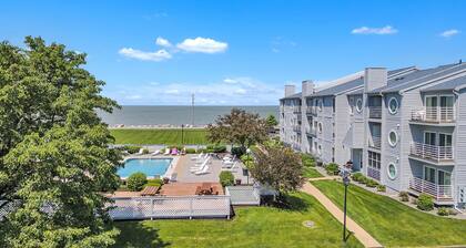 2Bd/1Ba, Lake/Riverview Condo; discounts for longer stays