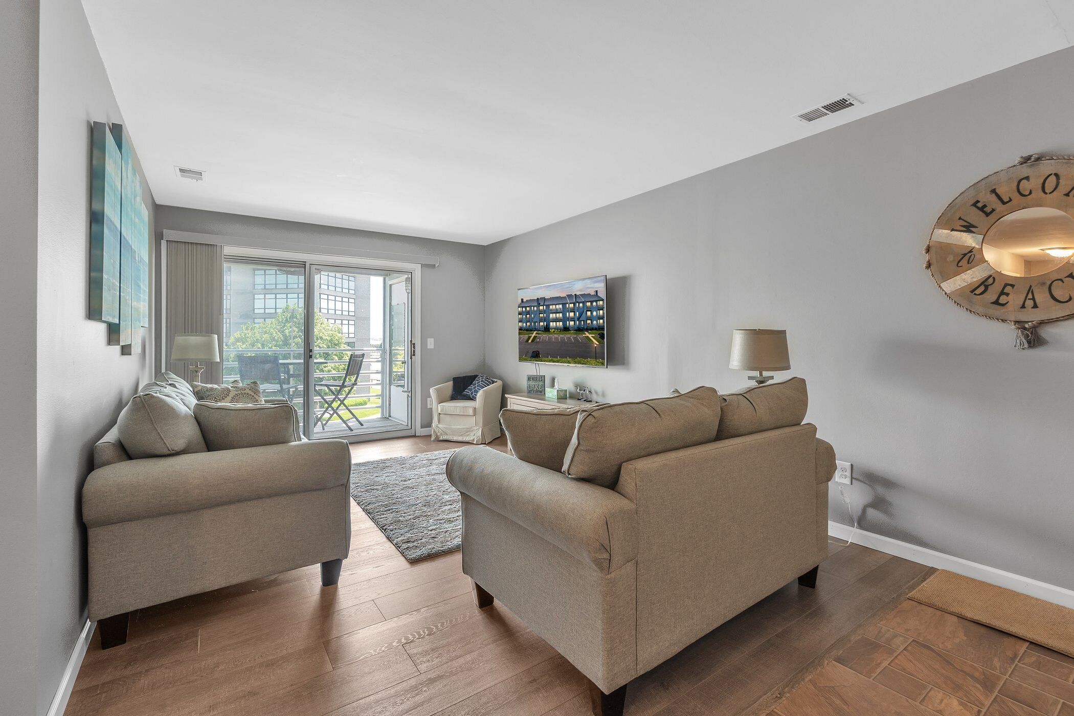 2Bd/1Ba, Lake/Riverview Condo; discounts for longer stays