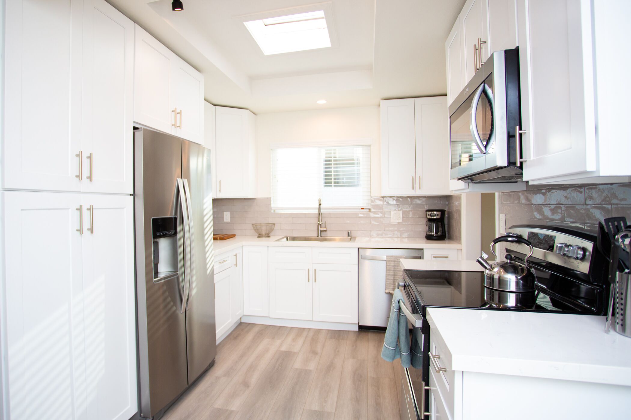 Newly Updated Beachfront Upper Unit 3 bdr/2.5 bth