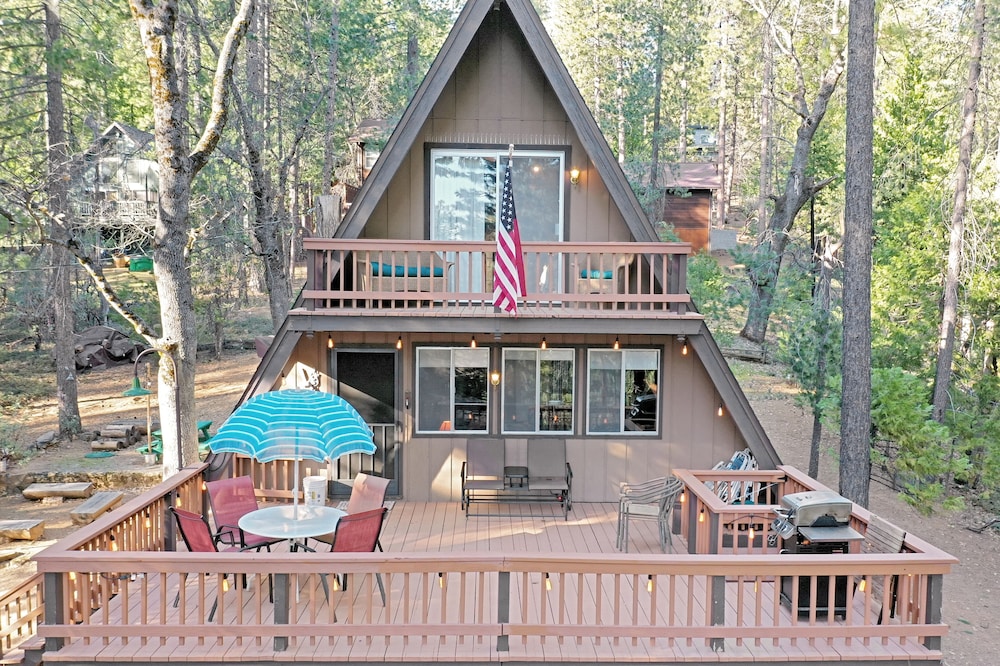 Cinnamon Bear Cabin - A-Frame with A/C