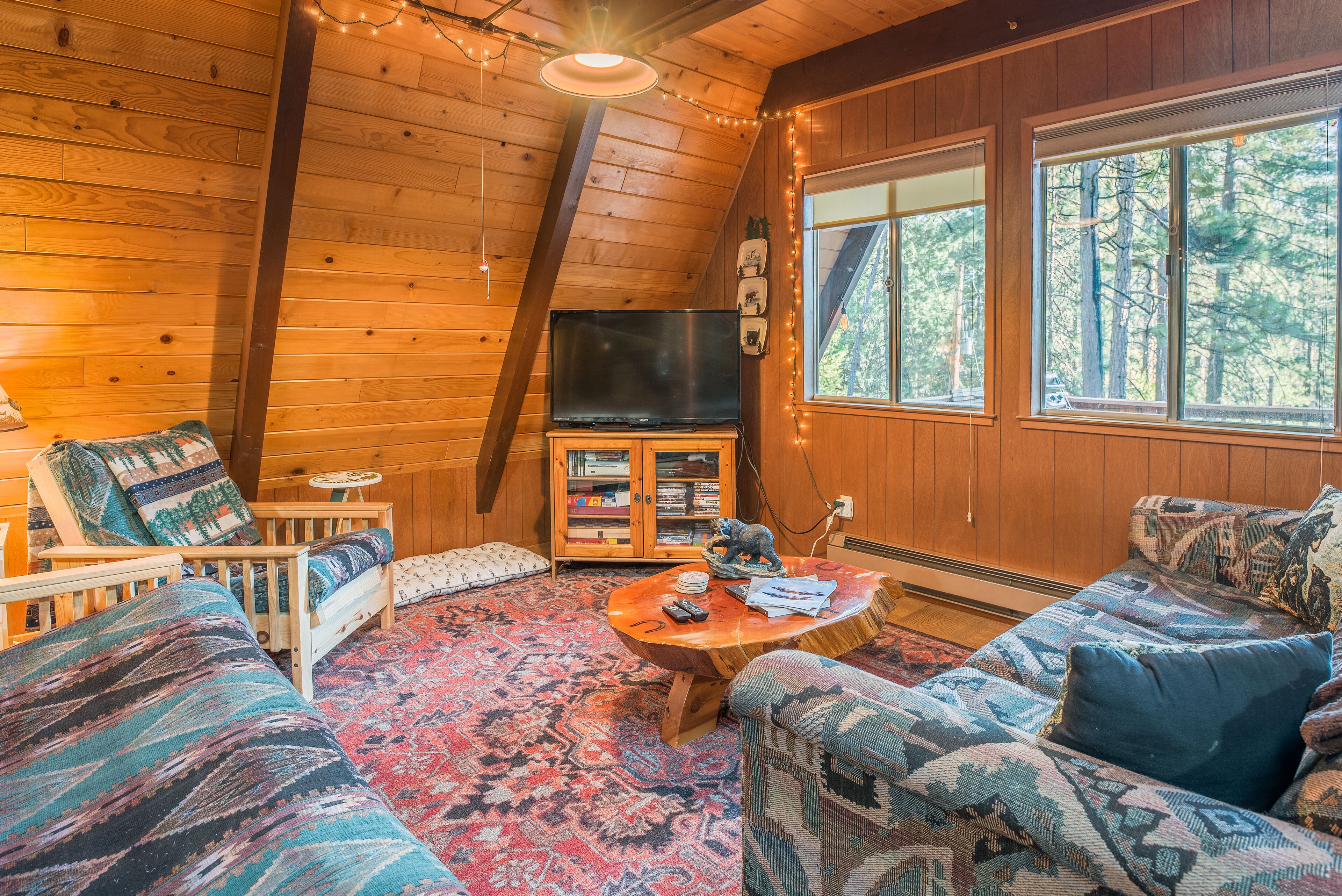 Cinnamon Bear Cabin - A-Frame with A/C