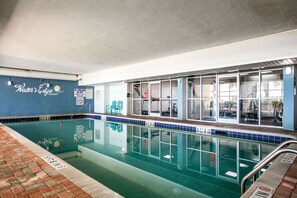 Innendørsbasseng