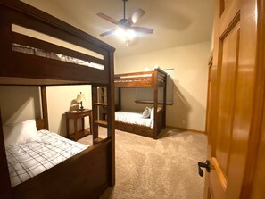 3 habitaciones, tabla de planchar con plancha y wifi gratis 