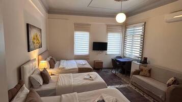 Chambre Quadruple Familiale | 1 chambre, draps en coton égyptien, literie de qualité supérieure