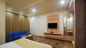 ห้องสตูดิโอสวีท | ผ้าปูที่นอนฝ้ายอียิปต์, เครื่องนอนระดับพรีเมียม, Wi-Fi ฟรี, ผ้าปูที่นอน