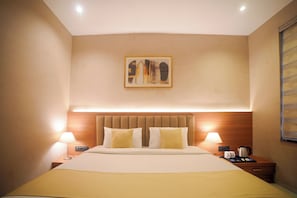 Executive Room | Egyptian cotton sheets, premium bedding, free WiFi, bed sheets - Hotel Centre Park Bhopal (Bhopal)