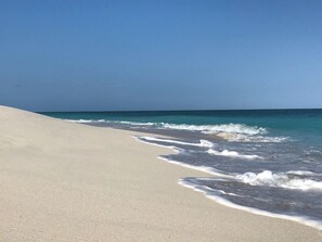 On the beach - Sea Oats, Hope Town - Luxury Beachfront Home (Hope Town)
