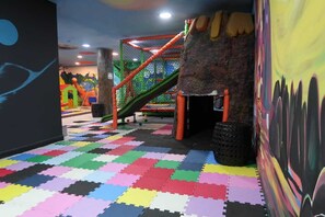 Children’s area - Hotel Recanto dos Dinossauros (Penha)
