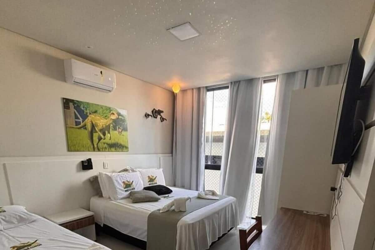 Chambre Triple Standard | Minibar, coffres-forts dans les chambres, décoration personnalisée