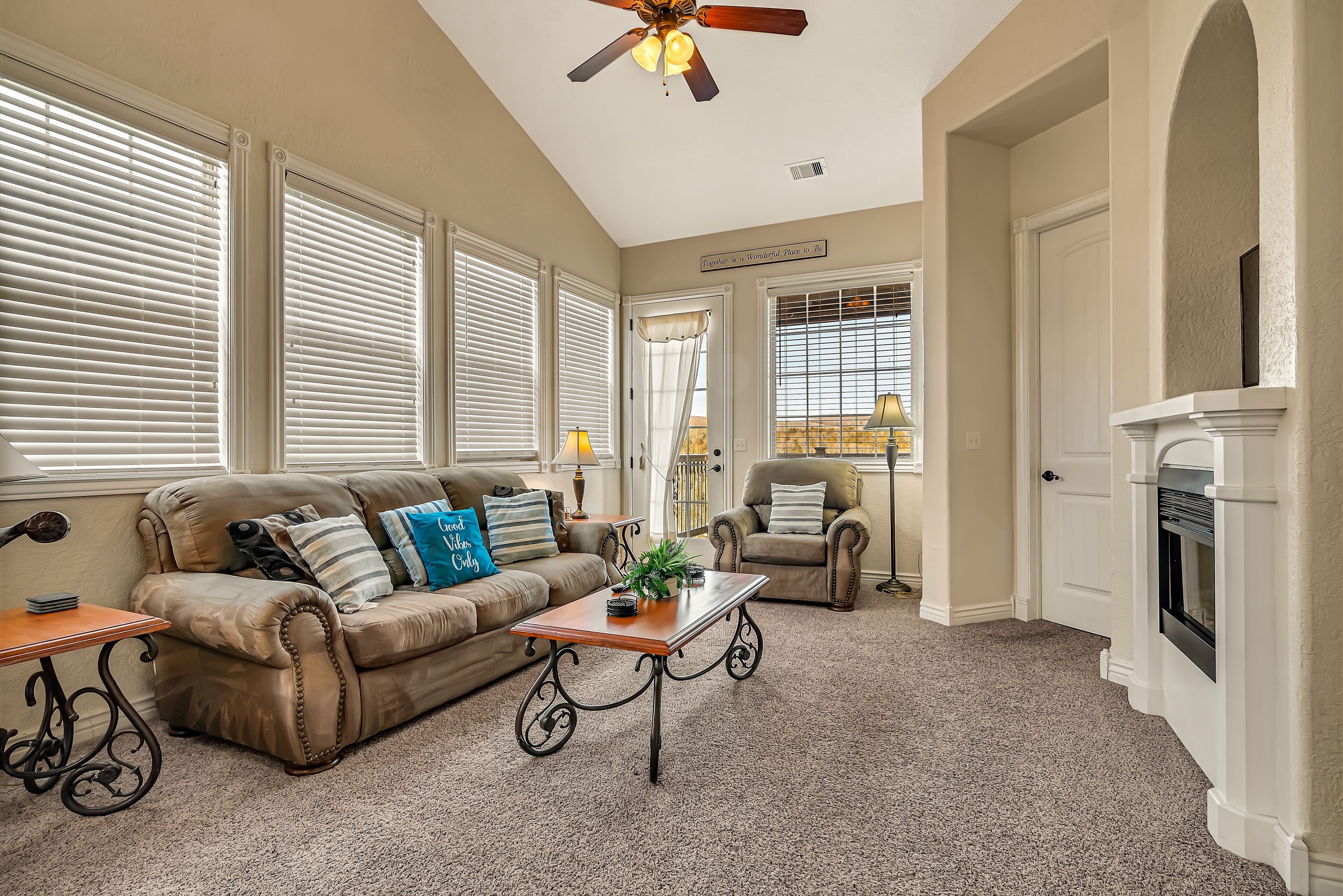 Scenic Terrace 2 Bedroom Condo by Redawning